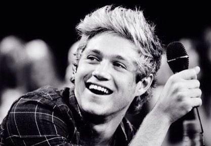 18. Fábrica de sacar sonrisas, ¿quieres la tuya?
         • Directioner •  
              240513/100714 • IG: Irene_Jiimenez