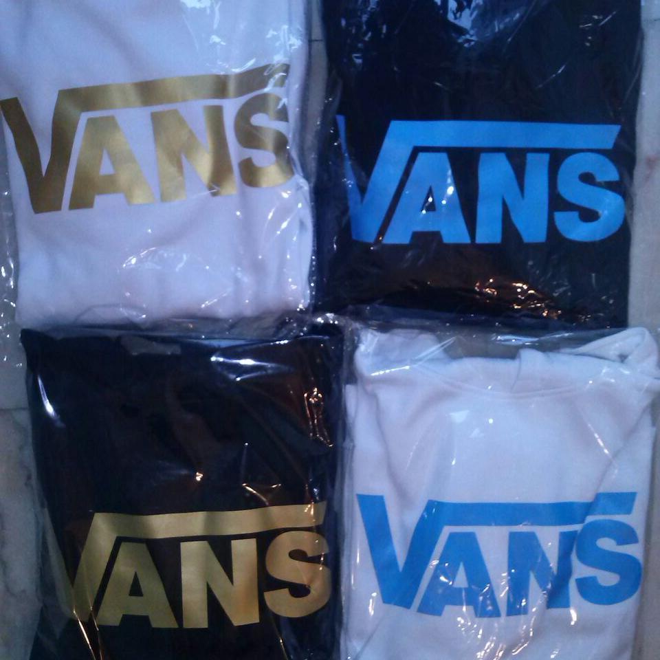 Zapatos de todas las marcas, airmas, new balance, adidas... Sudaderas, moviles, chandal, todo aquí. A LOS MEJORES PRECIOS. Para contactar por Mensaje directo.