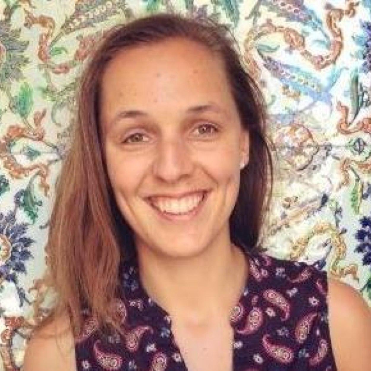 “Experta en cosas interesantes”

Trabajo como académica en @GobiernoUC  y soy investigadora @Cigiden. Hablo solo por mi (y en Spanglish)