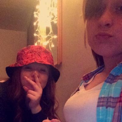 LynseeElayne12's profile picture. love is just a domino theory