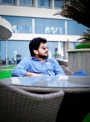 Techie, Motorcycle & car enthusiastic, driven yet grounded