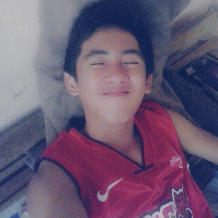 Hi im gene . DOTA PLAYER and basketball player . :)
