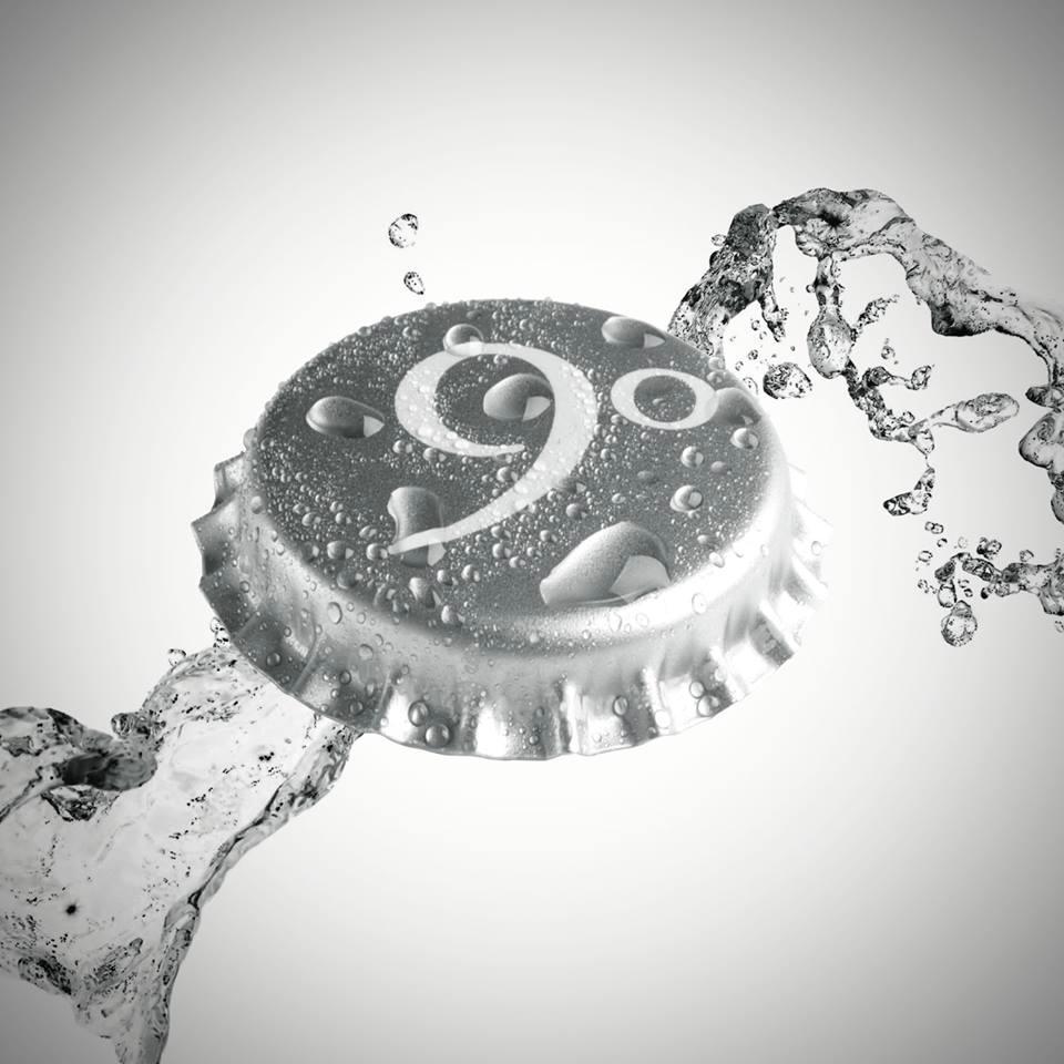 9º hace un Mix perfecto de agua cristalina con efervescencias desarrollada especialmente para darle a tu mezcla el punto y balance perfecto.