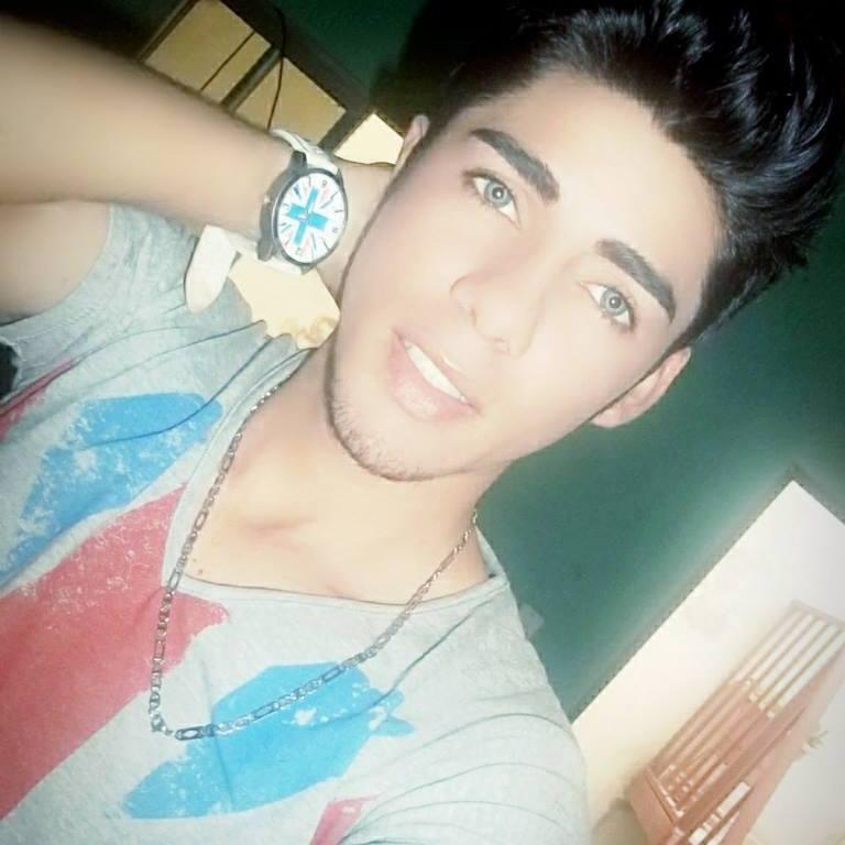 super buena onda...tengo 20  años sígueme y te sigo 
whatsapp: +