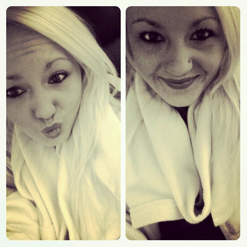 Hollly_pocket's profile picture. loyal to no end. in love. happy. bubbly. energetic. creative. gymnast, short, blonde. baker. pickles. pink && glitter. girly, outdoorsy, hunting. camping. love