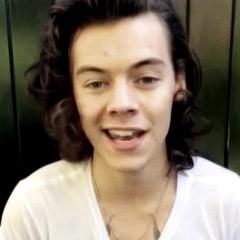 hey there beautiful I gave u a free follow and it would mean a lot if u could follow @smokeszarry in return (ask for a fb if u like) ilysm