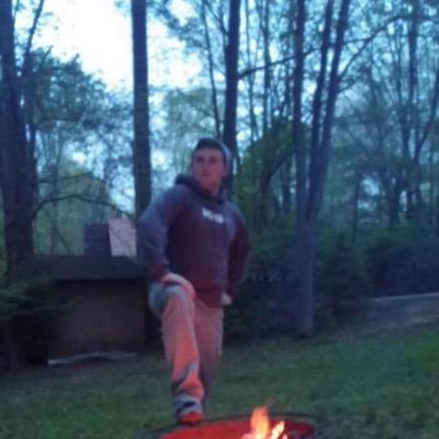 hey!✌️ I'm Tim! I'm 18 I'm a thrower for track and Field and I'm a really really relaxed college football Alabama loving doofus!!