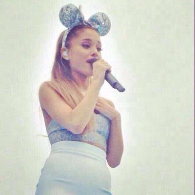 Real joker,not seriouse,hates math,i maybe can tell u a secret!Am abig Arianator pls follow @ArianaGrande