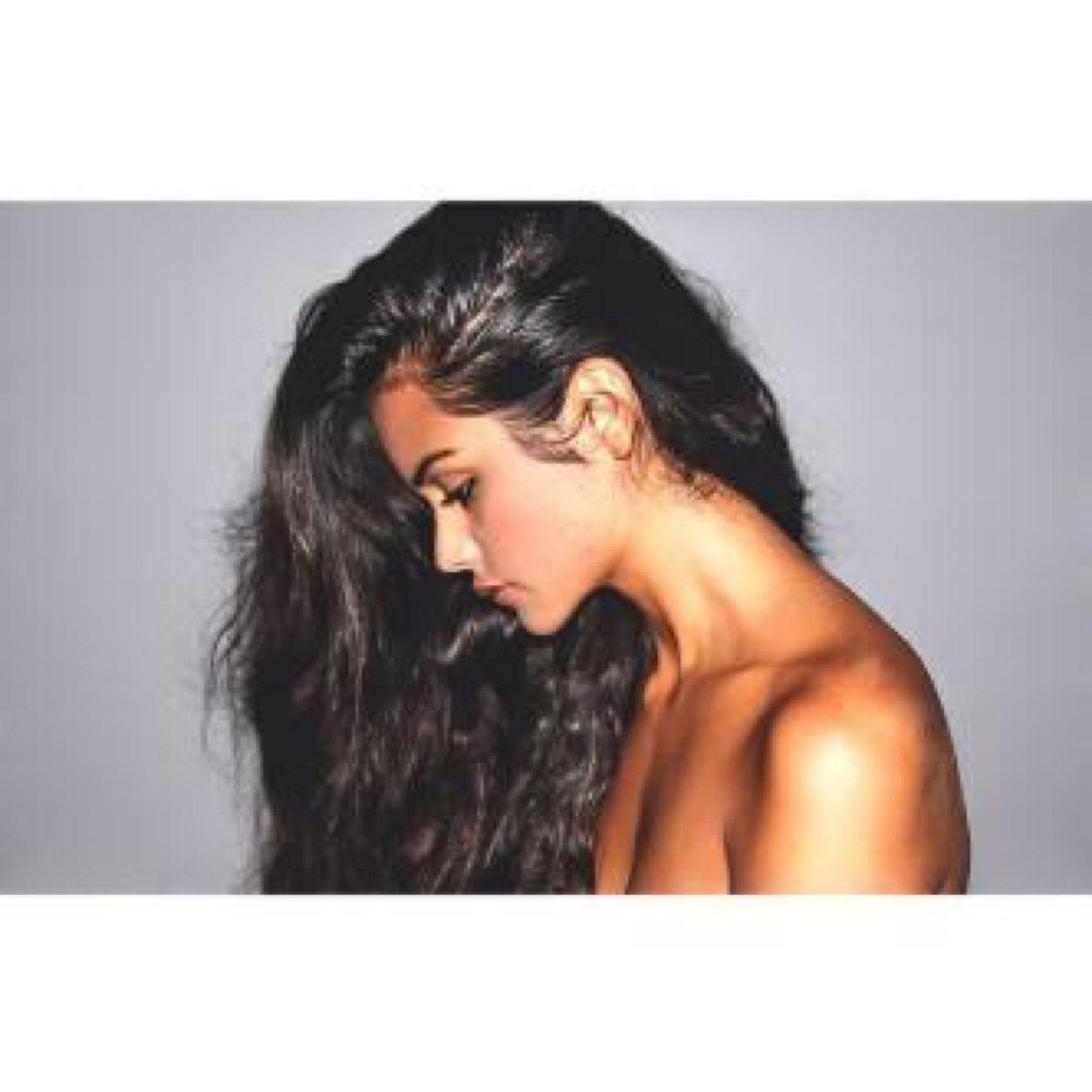 mozn_alaseri's profile picture. - Enjoy your life.