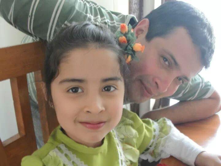 Hijo de Dios, padre/esposo con pasión desenfrenada, rockero hasta la médula y como dice Josefina, Cruzado hasta los ojos. ¡Aguante la Franja!