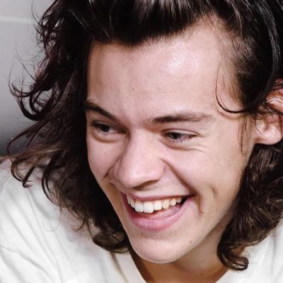 Hiii please go follow me on @1933hes thankyou ily