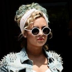 unicorn_1D_'s profile picture. I'm strange