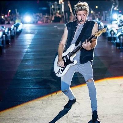 I'm Directioner and I'm in love with my boyfriend :33 •one direction forevah•