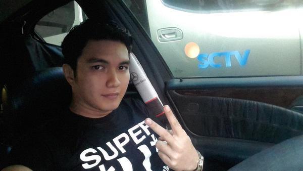 Always support @Alditaher_indo | mak ijah Pengen ke mekah setiap hari Pukul 21.00 wib di @SCTV_ ;)