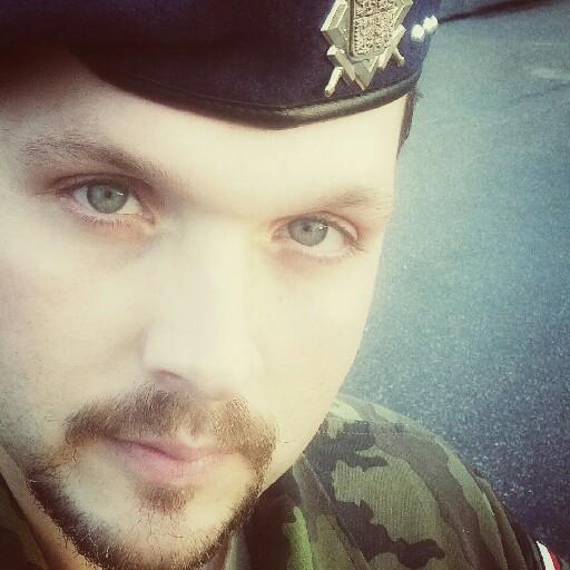 Soldier, part time wedding and fashion photographer. Canon user, In love with Oneplus One