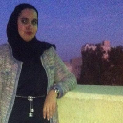 وإن سألوك من أنت؟ فقل انا ثالث والديها وبريق عينيها انا زهر قلبها ونور دربها انا منبع سعادتها ونبض راحتها أنا الحياه لها#محمد♥️