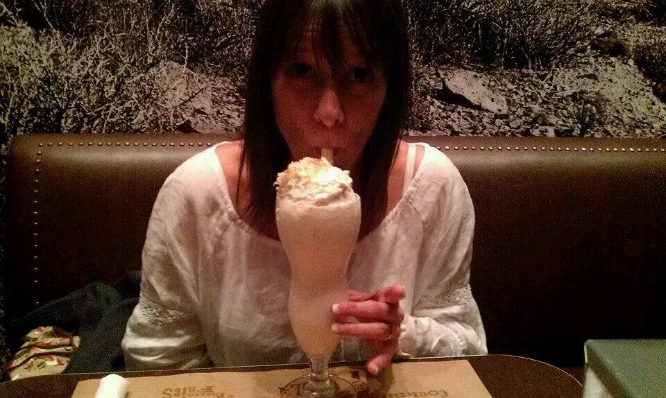 shutupmimsy's profile picture. 