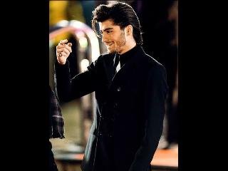 Account dedicated to vote for @onedirection. |Cause darlin i'm a nightmare dressed like a daydream♥| ii use this account to vote, go follow me @maria_doutie.