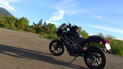 調理よりも包丁研ぎに傾いてる元(？)調理師。
VTR250とVTR1000F、KSR PRO乗ってます。
ABSとローンが邪魔だったのでYZF-R7は手放しました。_(┐「ε:)_
SPADAかキャブのVTRが欲しい…

ただの変態です。