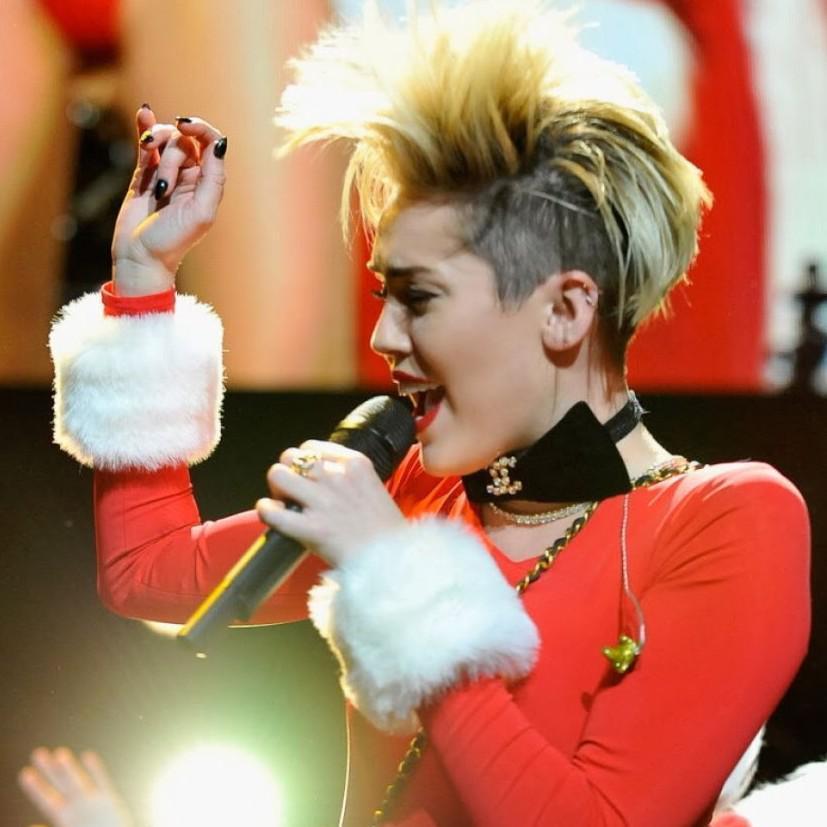 Giving you the latest Miley Cyrus News! Photoshoots, Candids, Gossips, Photos, everything is all right here! Follow me for this information.