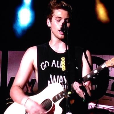 Saw the babes in Chicago 8/29/14 So in love ❤️ #5SOS #OneDirection 0/4