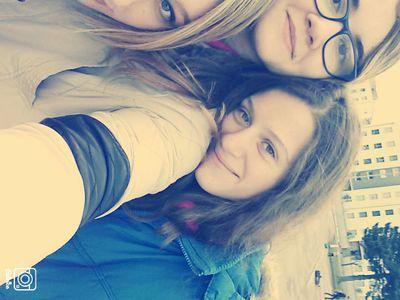 Bess_jana's profile picture. 12 ans ✌
Collombey-Muraz 
Kosova