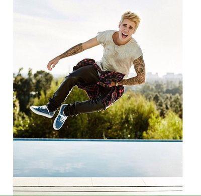hi im a boybelieber and supports justin all the way since 2009 and follow and download @shots