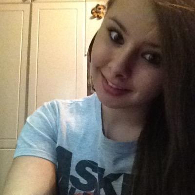 i like movies and music and got a best friend named hannah summerscale and i like going to concerts with her xxxx
