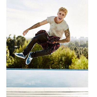 All of Justin Bieber Updates pictures, video or news and also some of justin tweet ! I follow back just ask ! :)