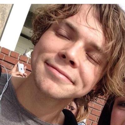 layouts of mostly 5sos and 1d. ⠀⠀⠀⠀⠀⠀⠀⠀ tweet credits if you use my layouts