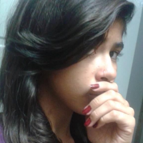 Fala pra tua tristeza, que Deus ama o teu sorriso. ;]