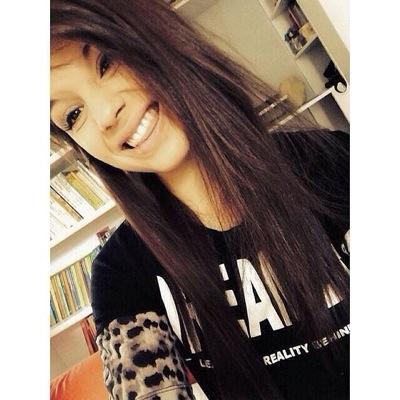 Leïla,16ans, célibataire, portugaise ✌❤