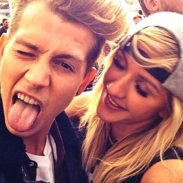 Here to support @TheVampsband and @elliegoulding