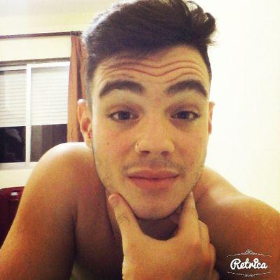 18. Miro, callo y aprendo, que en el mundo hay mil lenguas y mil de clases de gentes, no confio en nadie.     
Puente Mayorga.
Tu cordobesa te quiereee 15