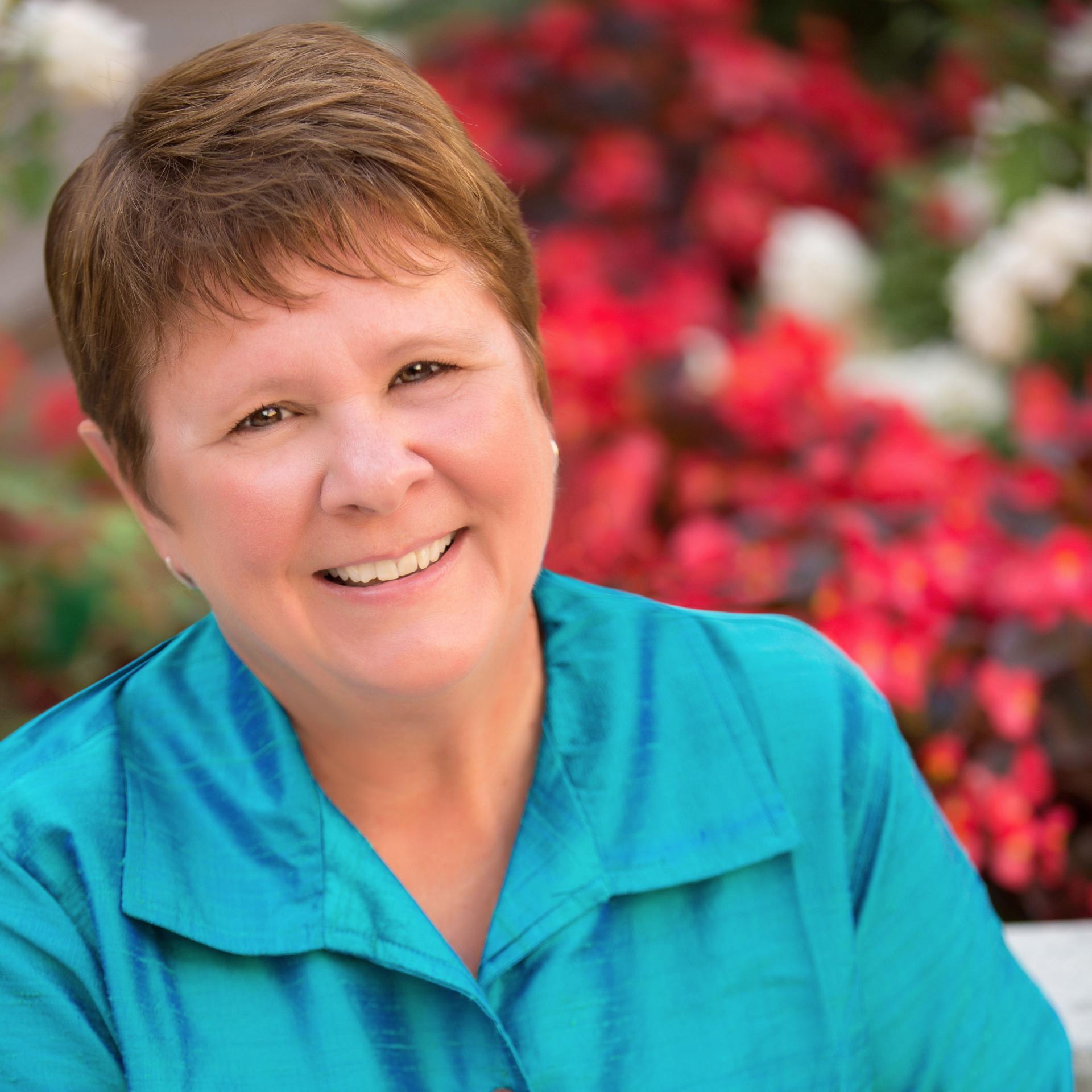 As a business coach, I help entrepreneurs gain clarity and confidence and create winning strategies to have more impact and make more money!