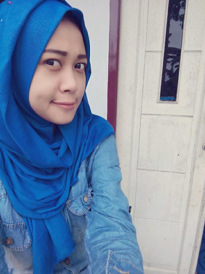 ThataAntha's profile picture. ♡ Allah swt ♡ muhammad saw , ♡ my mom n dad | ♡ RA | I like playing football Barca LM'10