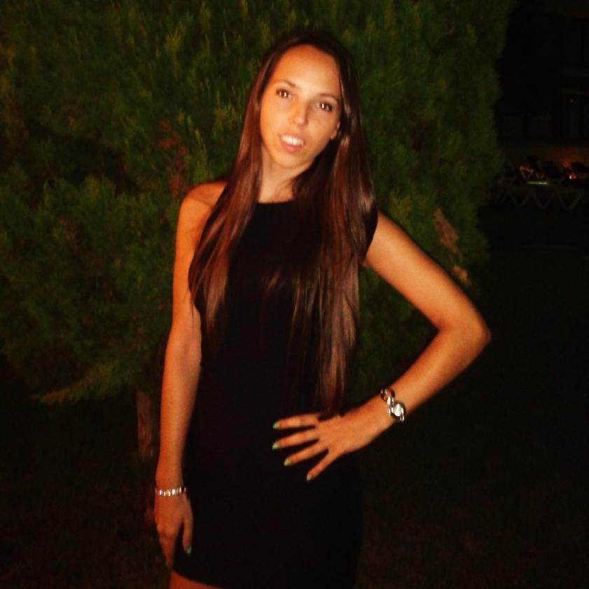 albagt_'s profile picture. Licenciada en Administración y Dirección de empresas. Máster en Marketing e Investigación de Mercados :)