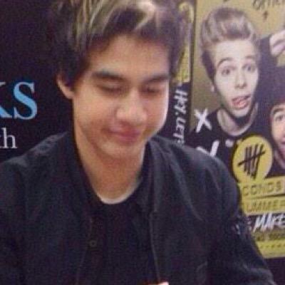 hi cutie, go follow @deepthroatmuke and ask for a follow back