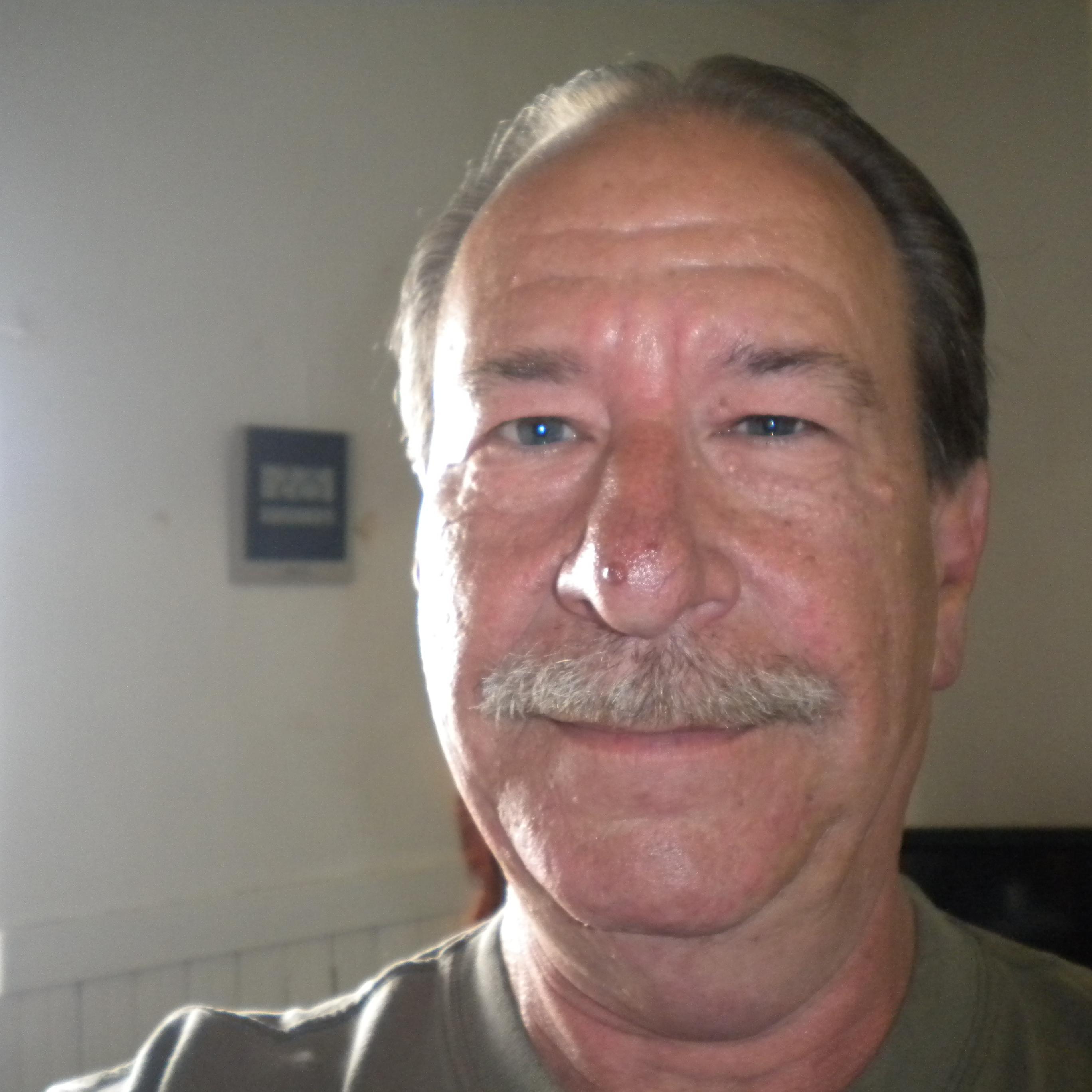 8339bob's profile picture. 