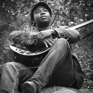 Artist singer/songwriter currently based in Stoke.  soul, reggae, dancehall, pop .... https://t.co/vOnVX4UqNc.... Follow and like my Facebook page