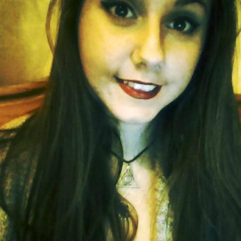 My names Ellie and I'm a clumsy idiot... In love with every member of All Time Low and Pierce The Veil