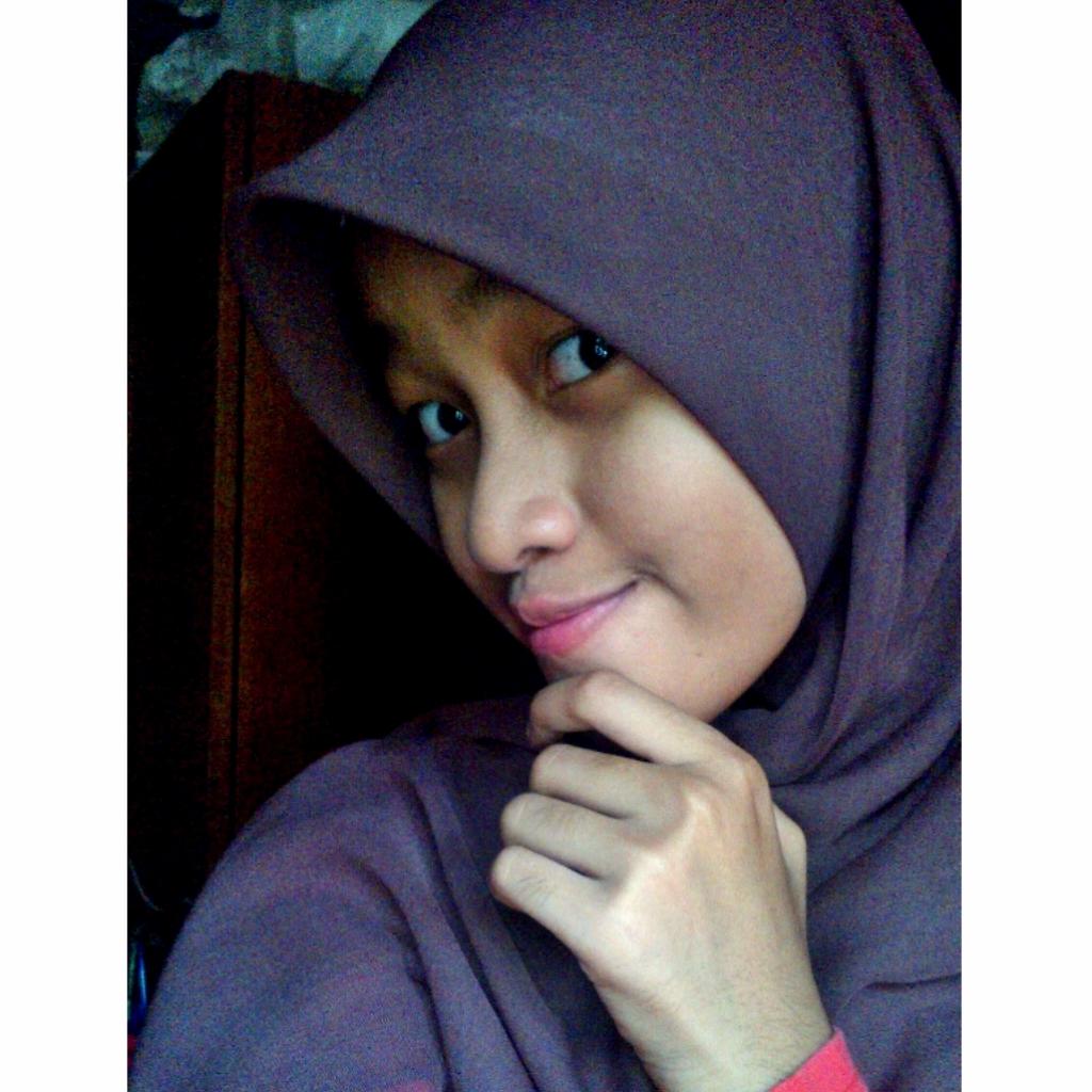 Nazaruddin's girl / Ig : rairosle