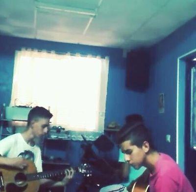 Banda de Rock  @ramofrp como nuestro bateria @PdabeticoPablo como nuestro vocalista y guitarrista @ellorca98 como guitarrista