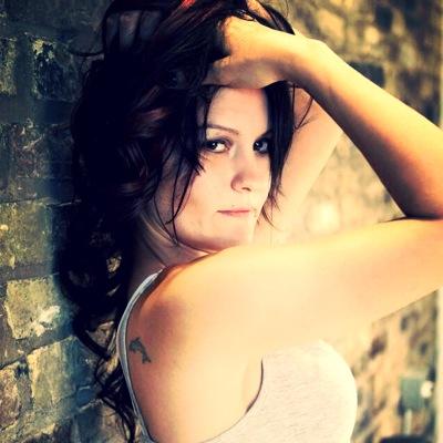 rescue.volunteer-hangin out with fam&friends-hairdressing-&tons more! always be YOU no matter what cos originals R worth more then copies!LoveLifeLaughOften