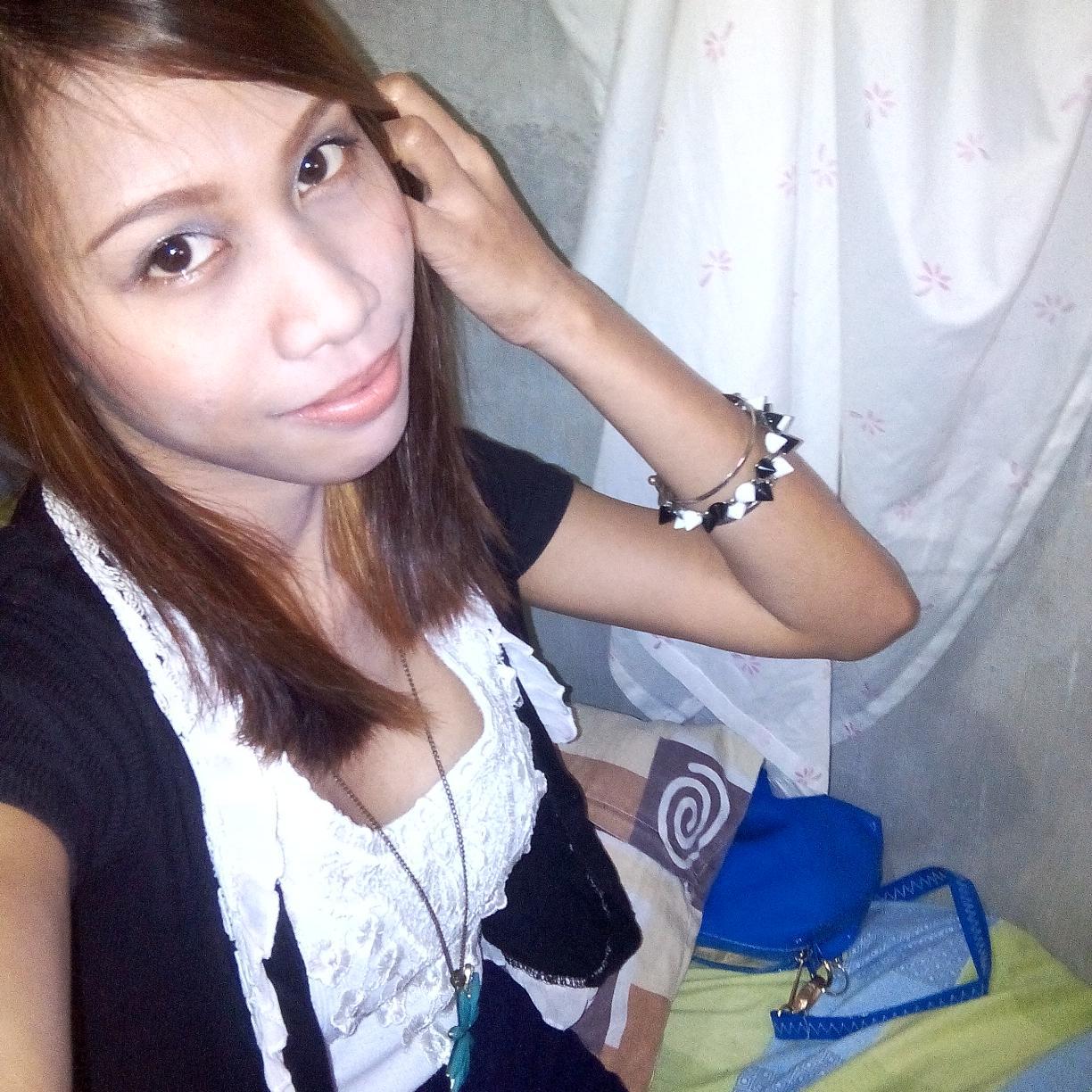 I'm a simple person I love Music and all the song of Jessica Sanchez