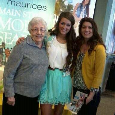 BrittanyTutt's profile picture. Those who don't believe in magic will never find it. ❤✌