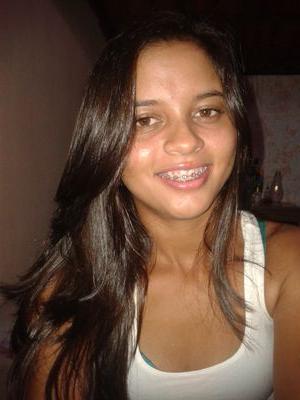 Nome: Solania Thais Silva Martins 
Relacionamento: Noiva de @RobertoRabelo ♥♥