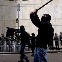 la anarquia es el derecho del pueblo a oponorse