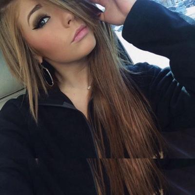 Kiss me under the light of a thousand stars Place your head on my beating heart|Junior|17|Cheerleader,Dancer|ED SHEEREN