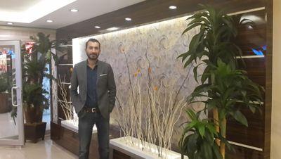 Hayaller mürekkep gibidir harekte geçmezsen üzerinde leke gibi kalır eğer başlarsan,dünyanın en güzel romanını da yazarsın,resmini de çizersin...
